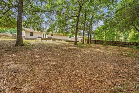 Exterior - 327 Lakeview Dr, Crestview, FL 32536 photo 9 of 9
