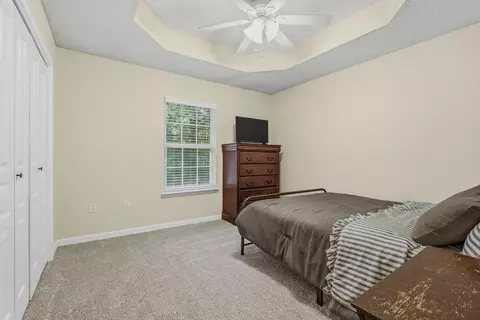 Bedroom - 327 Lakeview Dr, Crestview, FL 32536 photo 3 of 5