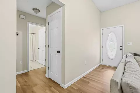 Entry Way - 327 Lakeview Dr, Crestview, FL 32536 photo 3 of 3