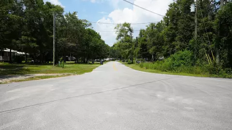 107 Canary Dr, Freeport, FL 32439 photo 4