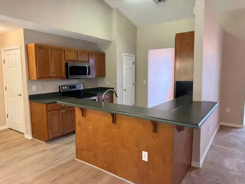 Kitchen - 4172 Big Buck Trl, Crestview, FL 32539 photo 2 of 5