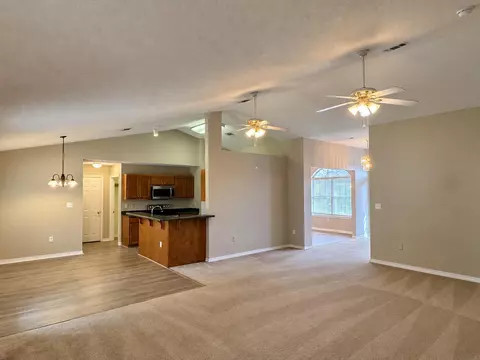 Living - 4172 Big Buck Trl, Crestview, FL 32539 photo 3 of 5