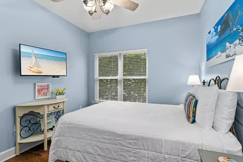 Bedroom - 4491 Ocean View Dr, Destin, FL 32541 photo 2 of 9