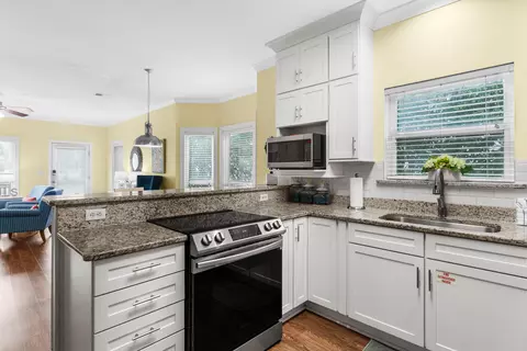 Kitchen - 4491 Ocean View Dr, Destin, FL 32541 photo 4 of 5