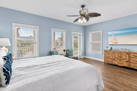 Bedroom - 4491 Ocean View Dr, Destin, FL 32541 photo 5 of 9