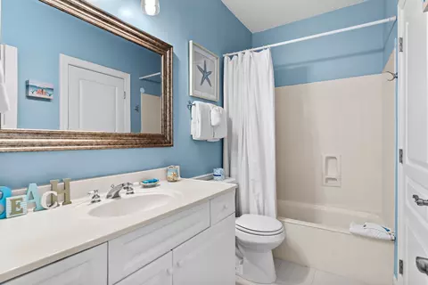 Bath - 4491 Ocean View Dr, Destin, FL 32541 photo 4 of 4