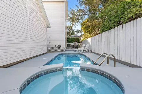 Exterior - 4491 Ocean View Dr, Destin, FL 32541 photo 10 of 14