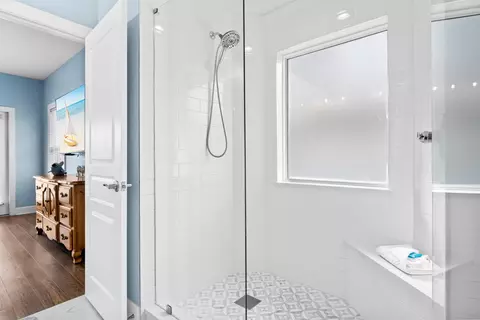 Bath - 4491 Ocean View Dr, Destin, FL 32541 photo 3 of 4