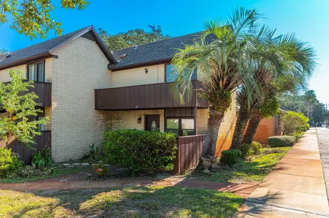 3871 Indian Trl #1F, Destin, FL 32541