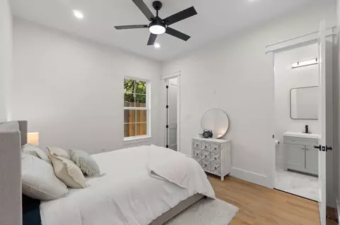Bedroom - 708 Forest St, Destin, FL 32541 photo 3 of 6