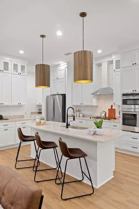 Kitchen - 708 Forest St, Destin, FL 32541 photo 3 of 9