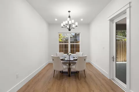 Dining - 708 Forest St, Destin, FL 32541 photo 4 of 4