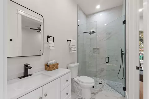 Bath - 708 Forest St, Destin, FL 32541 photo 1 of 11