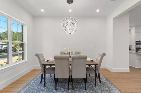 Dining - 708 Forest St, Destin, FL 32541 photo 2 of 4