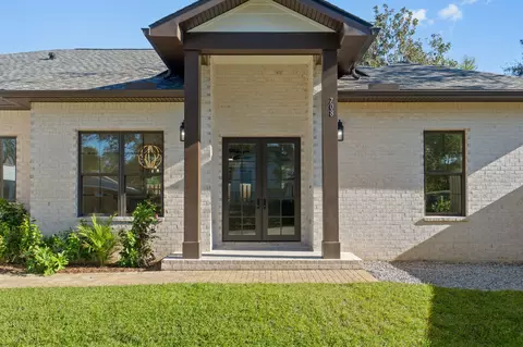 Exterior - 708 Forest St, Destin, FL 32541 photo 4 of 8