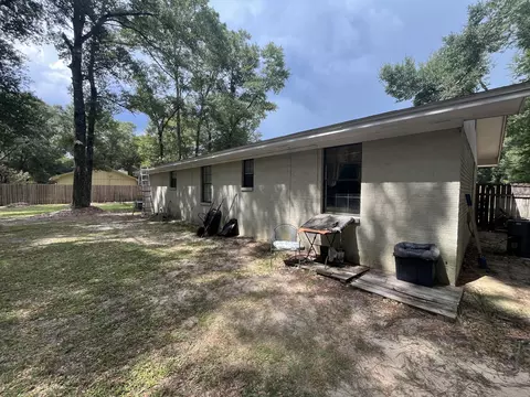 Exterior - 301 Springwood Cir, Crestview, FL 32536 photo 8 of 10