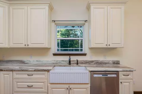 Kitchen - 1435 Aaron Baker Rd, Baker, FL 32531 photo 2 of 5