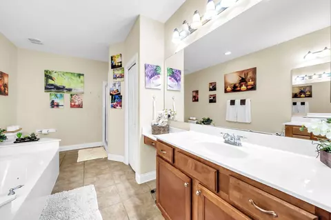 Bath - 4217 Jade Loop, Destin, FL 32541 photo 3 of 4