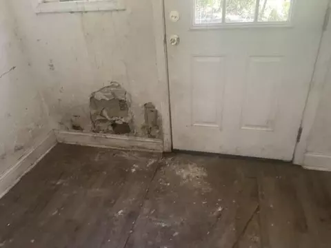 Entry Way - 640 Industrial Dr, Crestview, FL 32539 photo 1 of 1