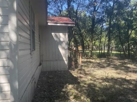 Exterior - 640 Industrial Dr, Crestview, FL 32539 photo 10 of 12