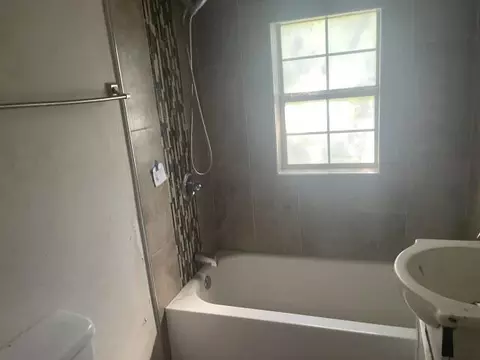 Bath - 640 Industrial Dr, Crestview, FL 32539 photo 1 of 3