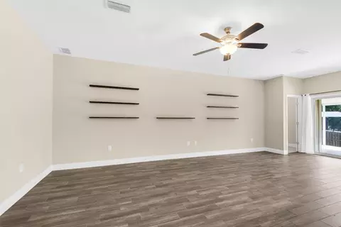 Living - 420 Scooter Cv, Crestview, FL 32539 photo 2 of 7