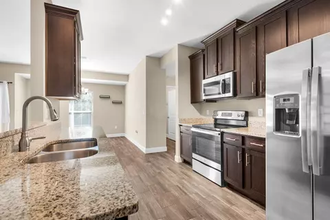 Kitchen - 420 Scooter Cv, Crestview, FL 32539 photo 3 of 4