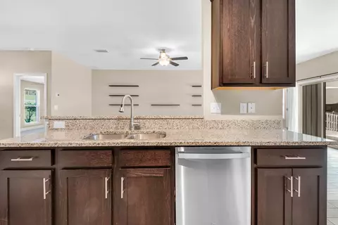 Kitchen - 420 Scooter Cv, Crestview, FL 32539 photo 4 of 4