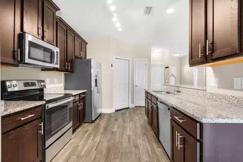 Kitchen - 420 Scooter Cv, Crestview, FL 32539 photo 1 of 4