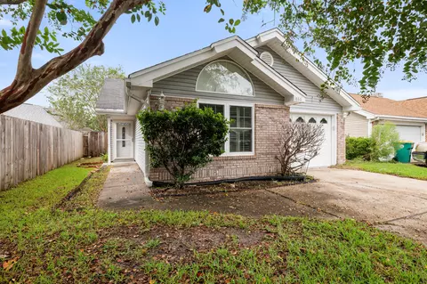 1866 Heartland Dr, Fort Walton Beach, FL 32547