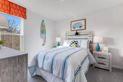 Bedroom - 5024 Myrtle Loop #HS 30, Crestview, FL 32539 photo 7 of 9