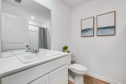 Bath - 5024 Myrtle Loop #HS 30, Crestview, FL 32539 photo 4 of 5