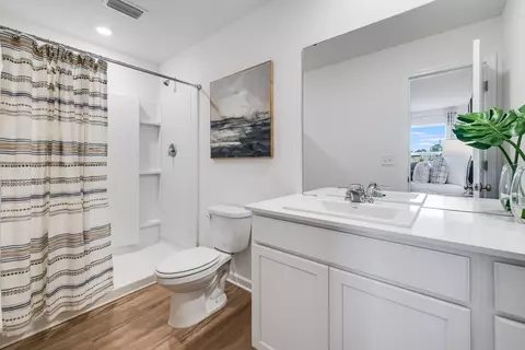 Bath - 5024 Myrtle Loop #HS 30, Crestview, FL 32539 photo 1 of 5