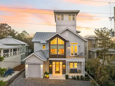 135 Dogwood St, Santa Rosa Beach, FL 32459