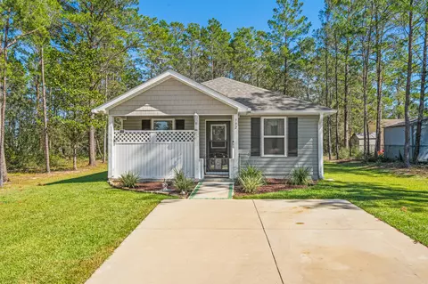 792 Girl Scout Rd, Defuniak Springs, FL 32433