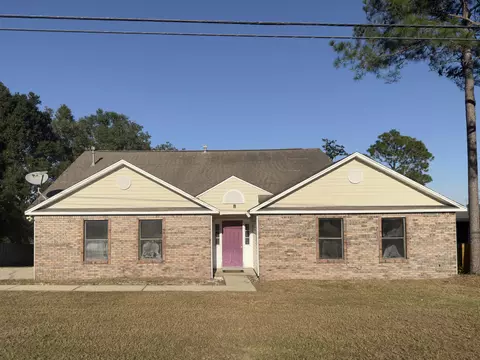 174 Villacrest Dr, Crestview, FL 32536