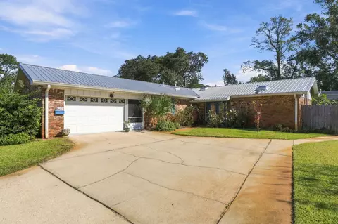 611 Audubon Dr, Fort Walton Beach, FL 32547
