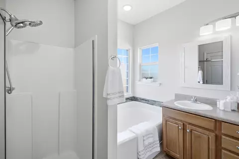 Bath - 211 Tiffot Ct, Crestview, FL 32539 photo 2 of 3