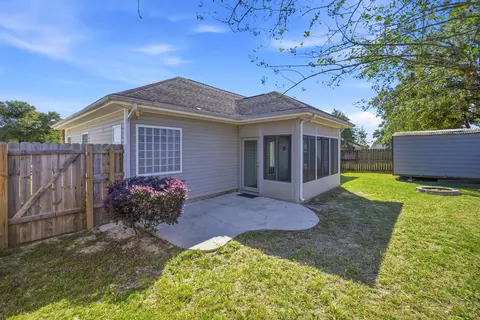 Exterior - 211 Tiffot Ct, Crestview, FL 32539 photo 5 of 10