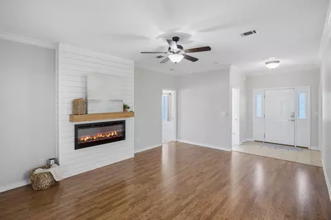 Living - 211 Tiffot Ct, Crestview, FL 32539 photo 3 of 6