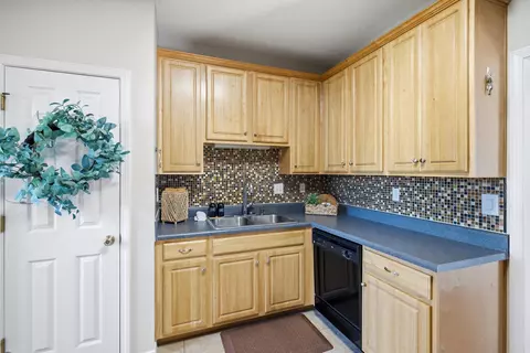 Kitchen - 211 Tiffot Ct, Crestview, FL 32539 photo 2 of 4
