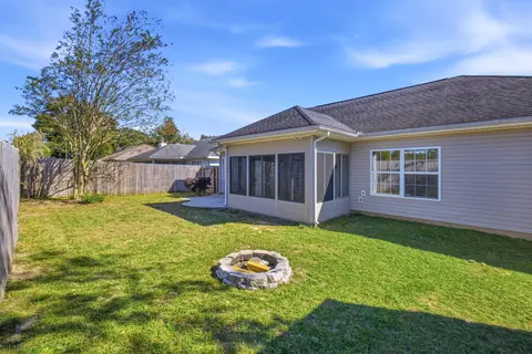 Exterior - 211 Tiffot Ct, Crestview, FL 32539 photo 6 of 10