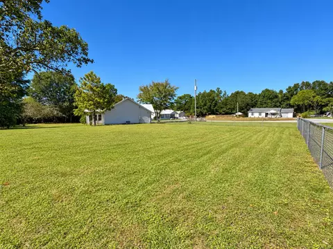 Exterior - 3316 Colonial Ct, Crestview, FL 32539 photo 2 of 14