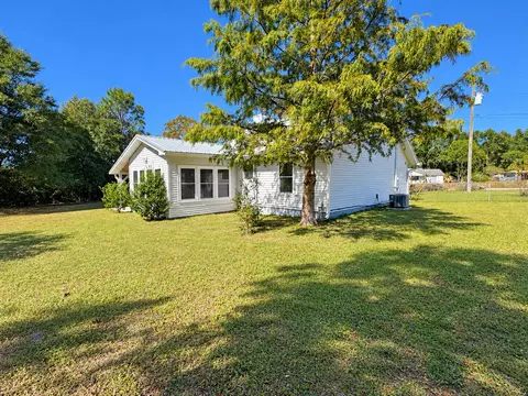 Exterior - 3316 Colonial Ct, Crestview, FL 32539 photo 7 of 14