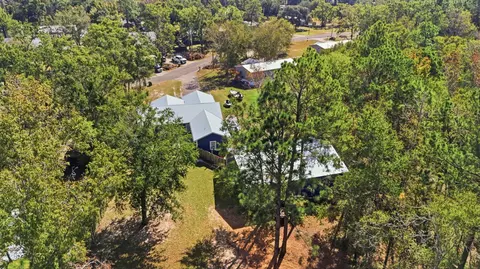 View/Area - 806 Phillips Dr, Freeport, FL 32439 photo 2 of 9