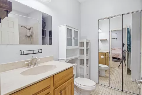 Bath - 806 Phillips Dr, Freeport, FL 32439 photo 1 of 4