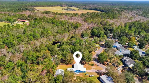View/Area - 806 Phillips Dr, Freeport, FL 32439 photo 8 of 9