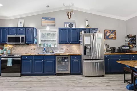 Kitchen - 806 Phillips Dr, Freeport, FL 32439 photo 1 of 6