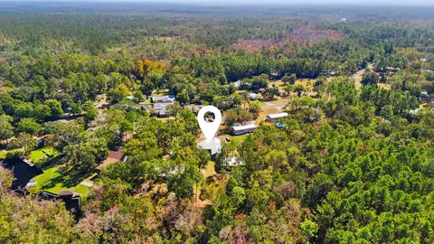 View/Area - 806 Phillips Dr, Freeport, FL 32439 photo 7 of 9