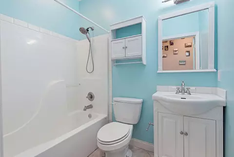 Bath - 806 Phillips Dr, Freeport, FL 32439 photo 3 of 4